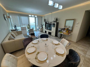 4 All Friends JBR, Sea view